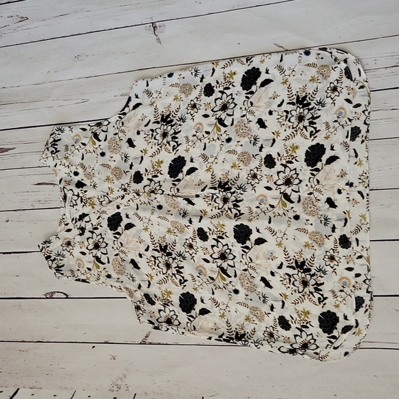 Violet & Claire Short Sleeve Top - Picture 1 of 8